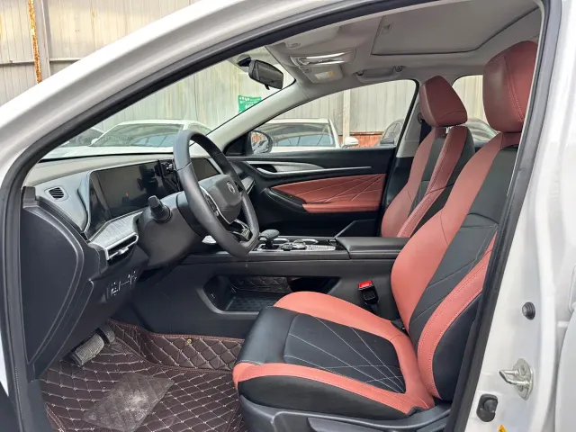 Changan Eado — Фото автомобиля 4