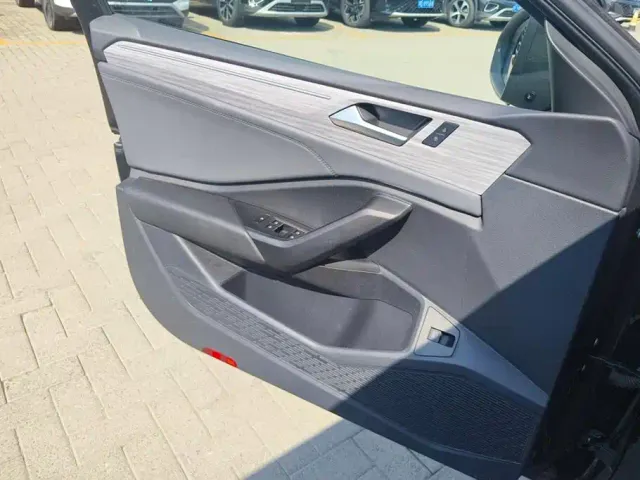 Volkswagen Sagitar — Фото автомобиля 7