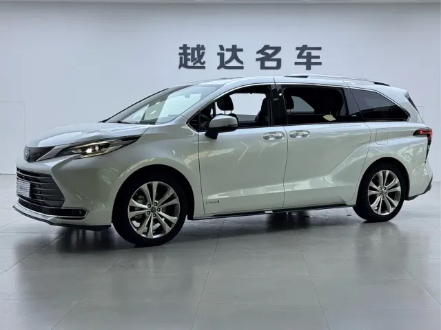 Фотография автомобиля — Toyota Sienna