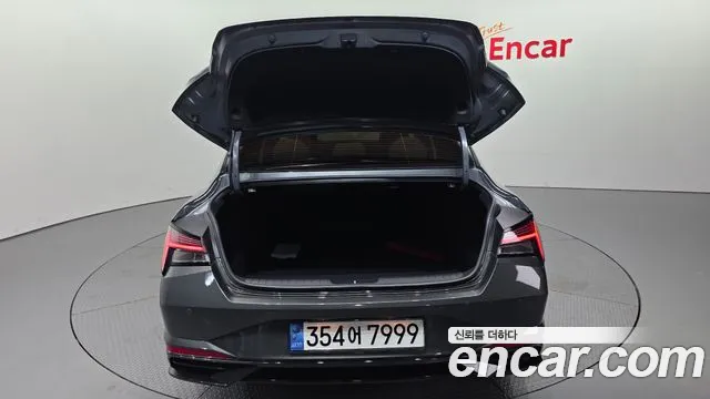 Hyundai AVANTE Avante (CN7) — Фото автомобиля 19