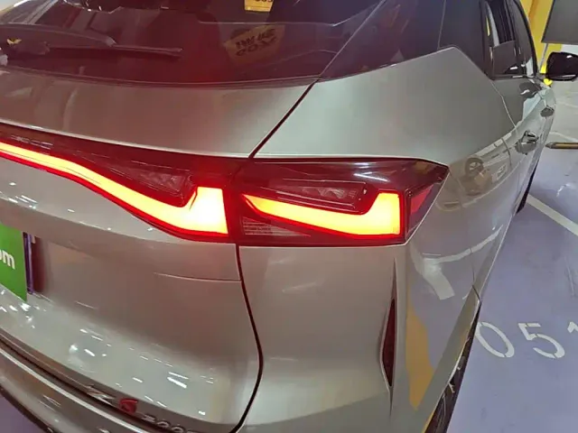 Changan Z6 — Фото автомобиля 7