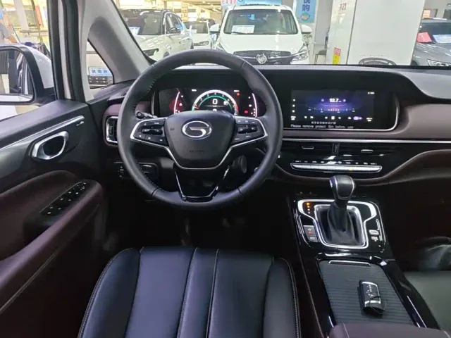 GAC Trumpchi M6 — Фото автомобиля 12