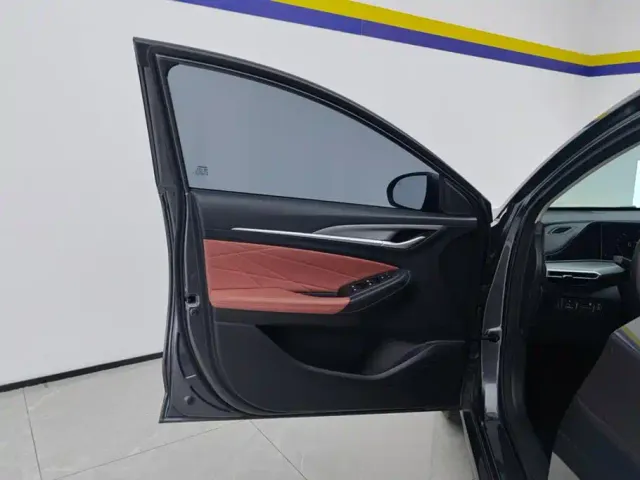 Changan Eado — Фото автомобиля 7