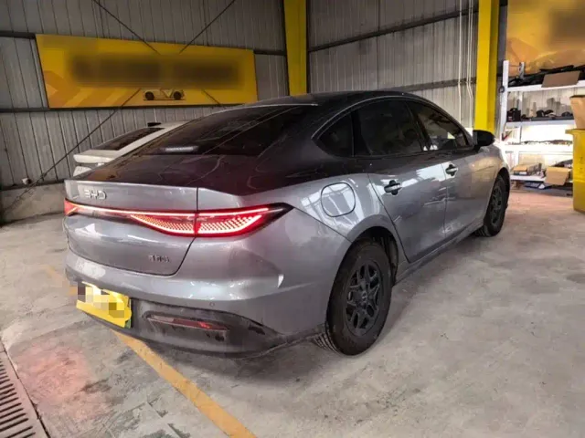 BYD Seal 05 DM-i — Фото автомобиля 6