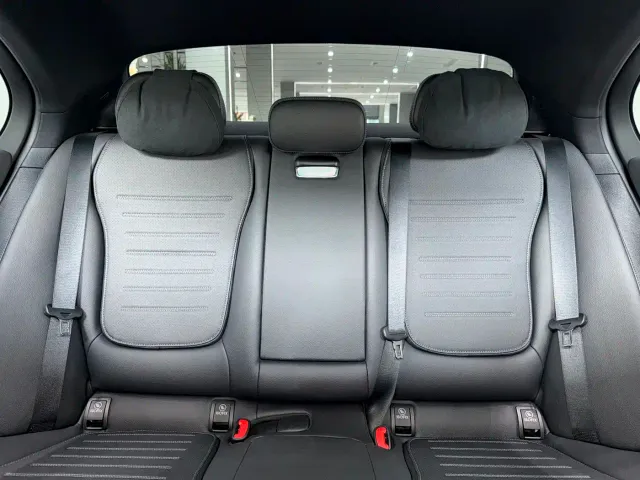 Mercedes-Benz C-Class — Фото автомобиля 7