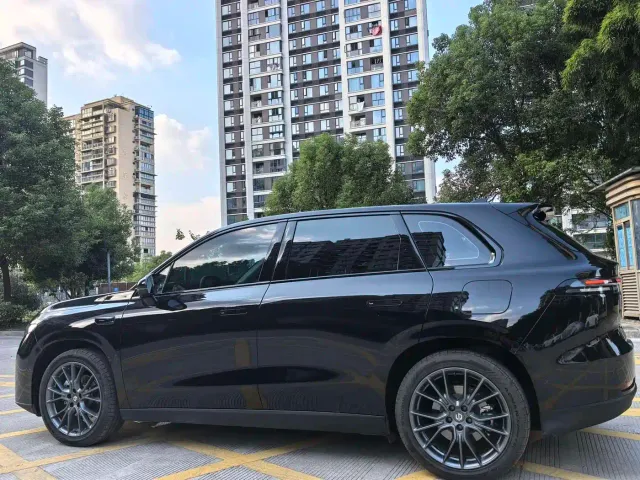 Leapmotor C10 — Фото автомобиля 13