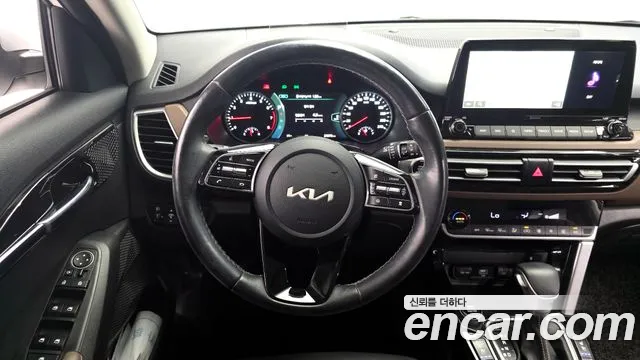 Kia Seltos — Фото автомобиля 13