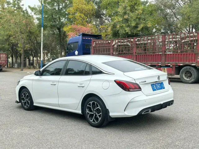 MG 5 — Фото автомобиля 4