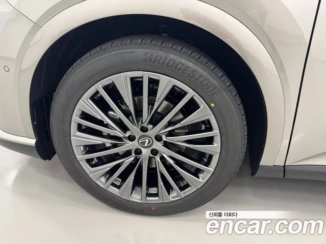 Lexus RX — Фото автомобиля 5