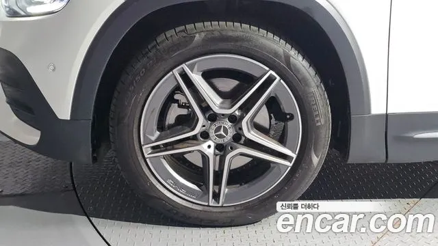 Mercedes-Benz GLB-Class — Фото автомобиля 5