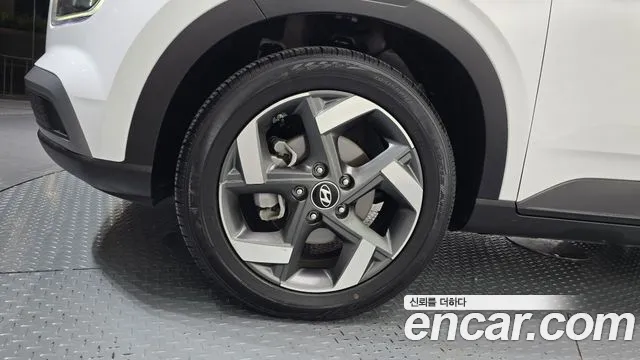 Hyundai Venue — Фото автомобиля 5
