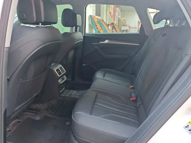 Audi Q5L — Фото автомобиля 10