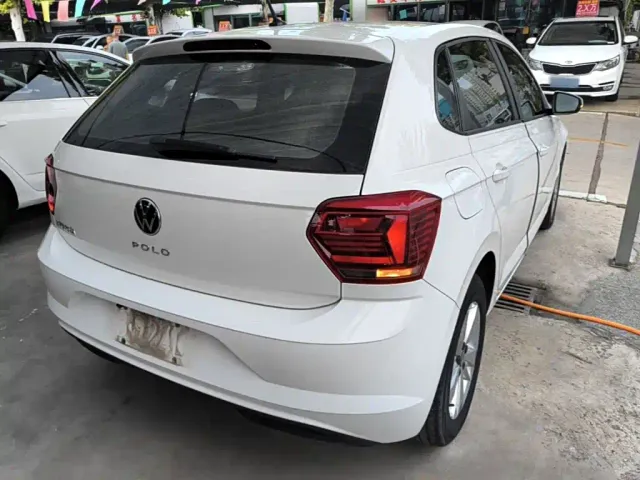 Volkswagen Polo — Фото автомобиля 6