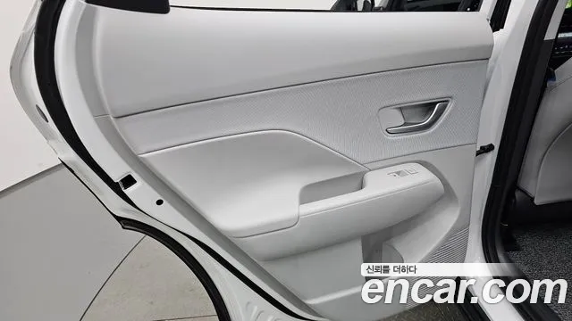 Hyundai Kona Kona (SX2) Бензин 1.6 Turbo 4WD — Фото автомобиля 25