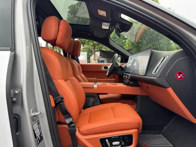 Li Auto L9 — Фото автомобиля 9