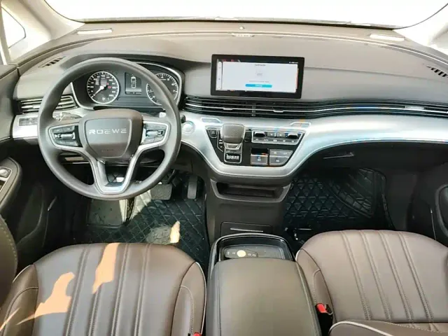 Roewe iMAX8 — Фото автомобиля 9