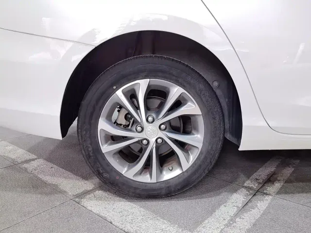 Buick Verano — Фото автомобиля 16