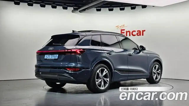 Audi Q6 e-tron — Фото автомобиля 2