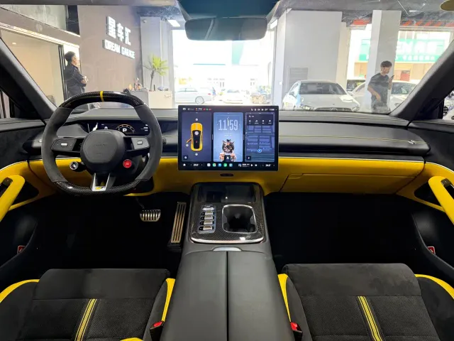 Xiaomi SU7 Ultra — Фото автомобиля 7