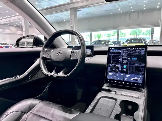 Nio ET5 — Фото автомобиля 14
