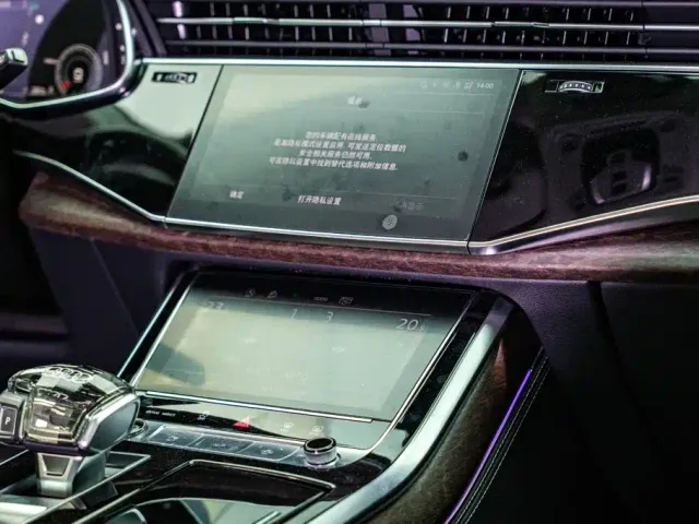 Audi Q7 — Фото автомобиля 12