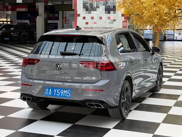 Volkswagen Golf — Фото автомобиля 6