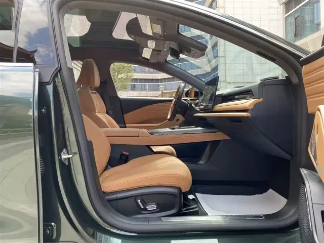 Geely Galaxy Xingyao 8 — Фото автомобиля 24