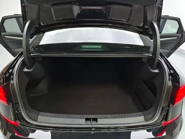 Volkswagen Passat — Фото автомобиля 8