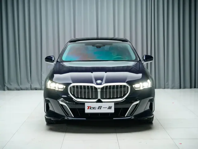 BMW 5 Series — Фото автомобиля 2
