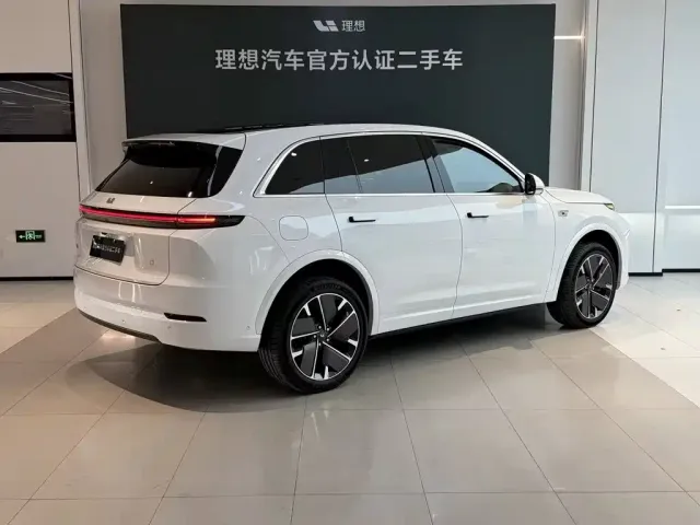 Li Auto L7 — Фото автомобиля 29