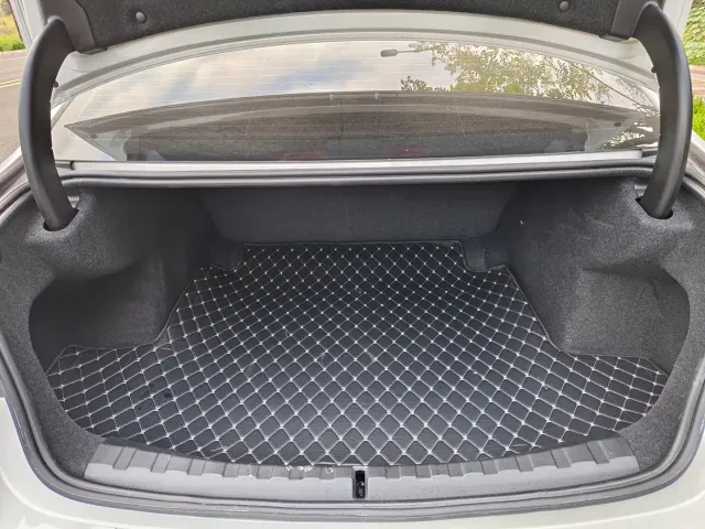 BMW 3 Series — Фото автомобиля 11