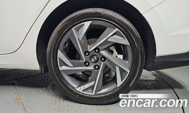 Hyundai Avante CN7 — Фото автомобиля 6