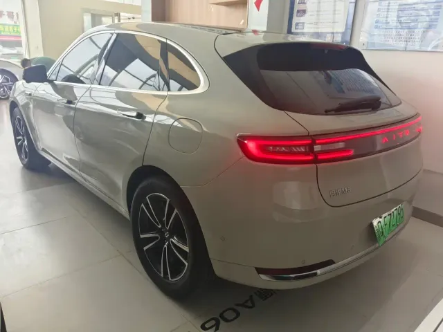Aito M5 — Фото автомобиля 7