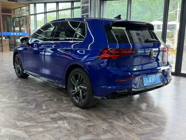 Volkswagen Golf — Фото автомобиля 4