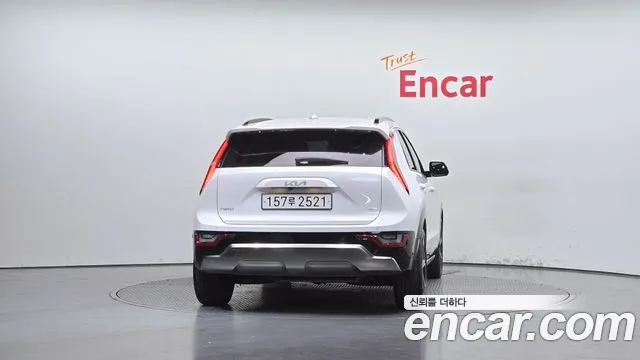 Kia Niro The All New Niro Signature — Фото автомобиля 4