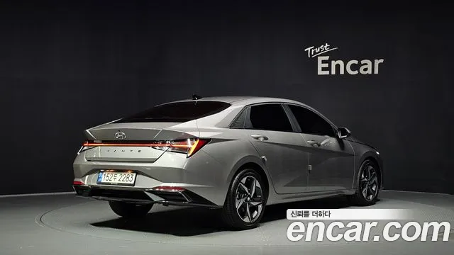 Hyundai Avante CN7 — Фото автомобиля 2