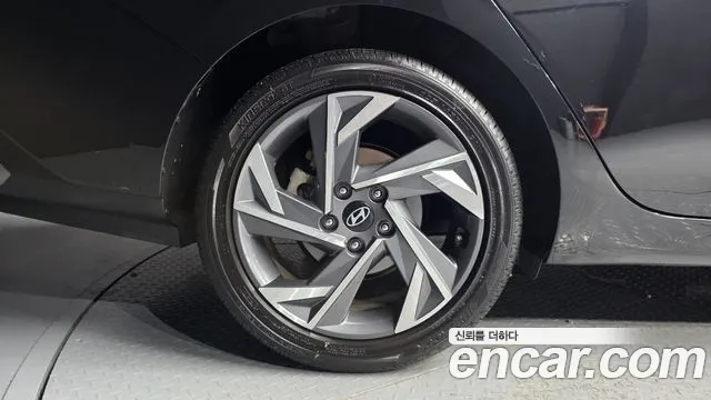 Hyundai Avante — Фото автомобиля 5