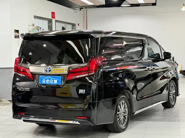 Toyota Alphard — Фото автомобиля 4