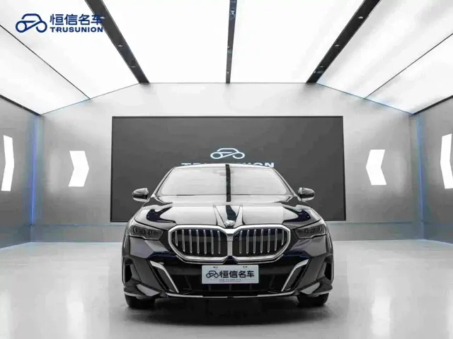 BMW 5 Series — Фото автомобиля 2