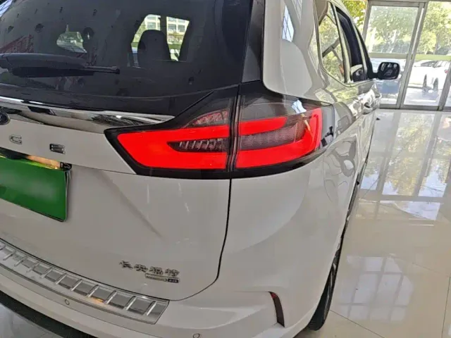 Ford Edge — Фото автомобиля 7