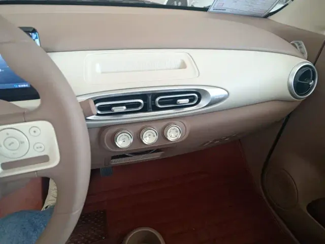 Wuling Hongguang Mini EV — Фото автомобиля 12