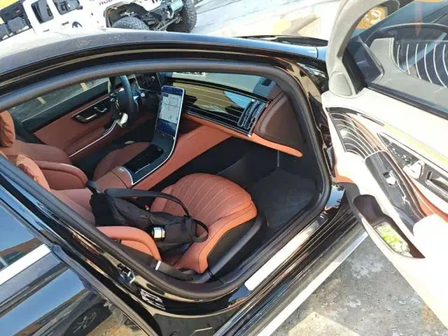 Mercedes-Benz S-Class — Фото автомобиля 8