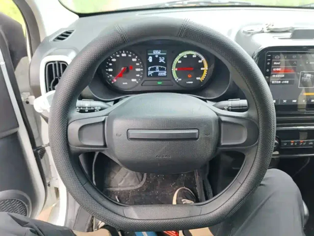Roewe Clever — Фото автомобиля 10