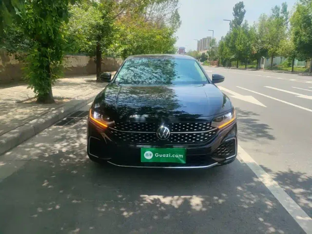 Volkswagen Passat — Фото автомобиля 2