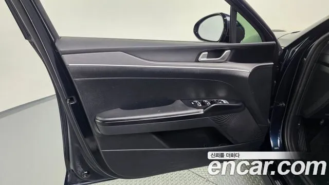 Kia K5 Новый K5 3 поколение 2.0 LPi(Для проката) — Фото автомобиля 24