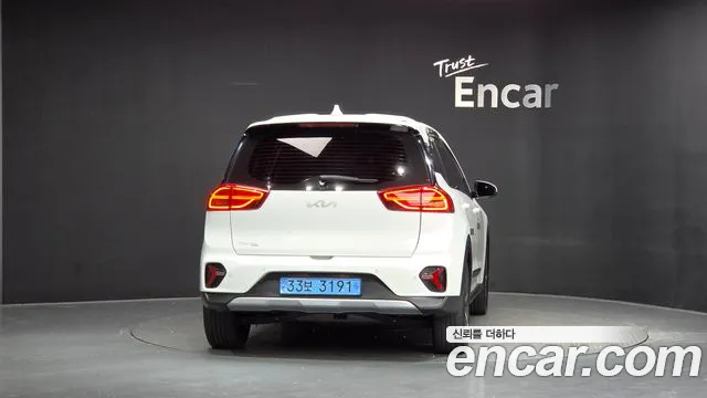 Kia Niro — Фото автомобиля 4
