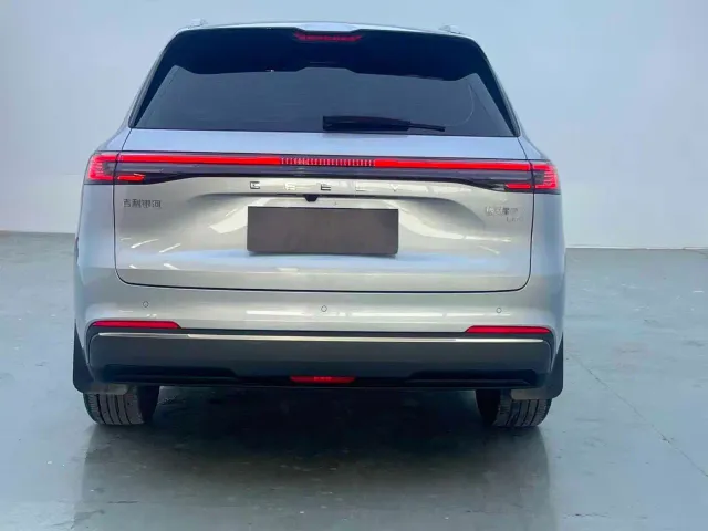 Geely Galaxy Starship 7 EM-i — Фото автомобиля 8