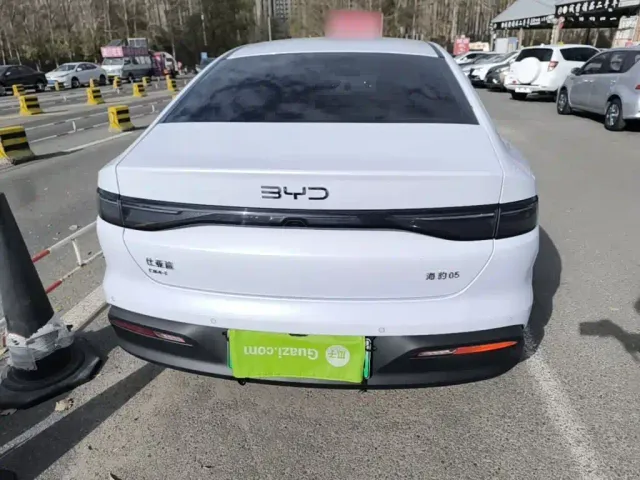 BYD Seal 05 DM-i — Фото автомобиля 5