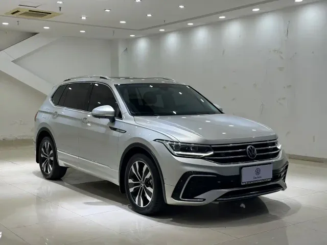 Volkswagen Tiguan L — Фото автомобиля 3