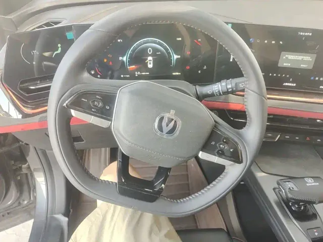 Changan X5 Plus — Фото автомобиля 10